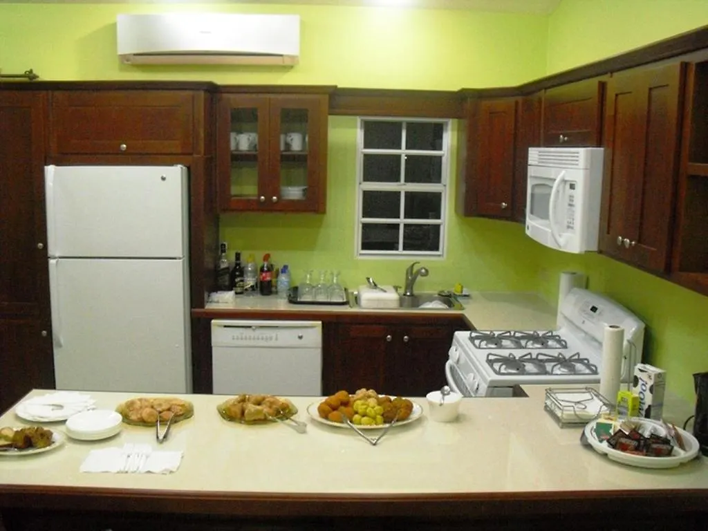 Bed & Breakfast Piarco Village Suites