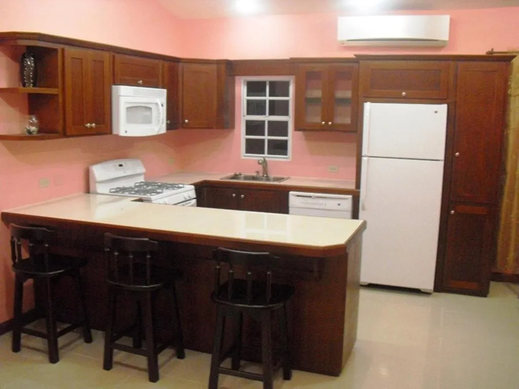 Piarco Village Suites 2*,