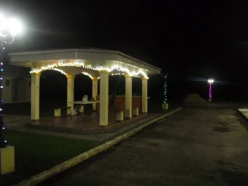 Bed & Breakfast Piarco Village Suites