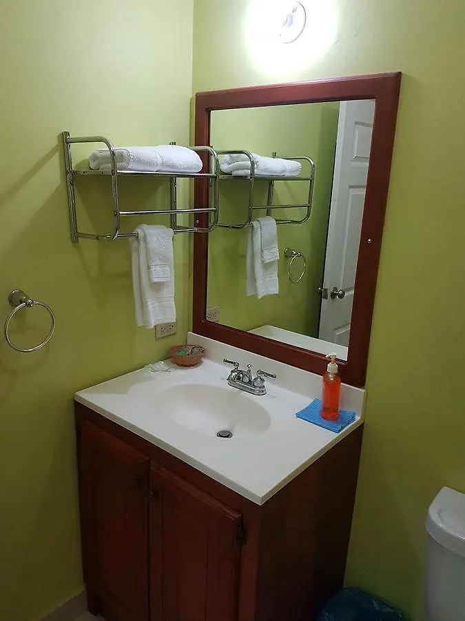 Bed & Breakfast Piarco Village Suites
